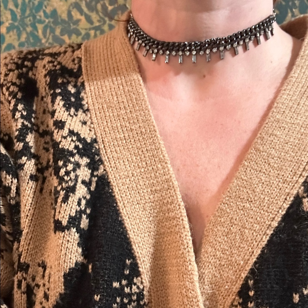 Elegant Silver and Black Chain Choker - Picture 7 of 12